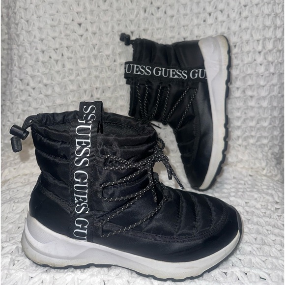 GUESS Women’s puffy Ankle Boots Size 7 - Picture 6 of 8